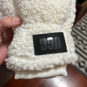 UGG sherpa fleece gloves/mittens! Women’s size S/M